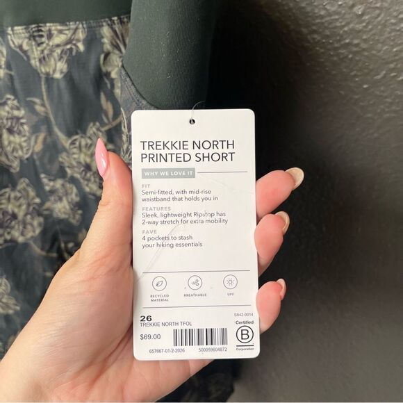 Athleta Trekkie North Printed Short in Terra Firma Olive - Picture 10 of 14